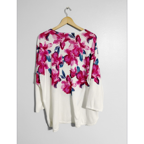 Chico’s Floral Knit Top - Picture 3 of 3